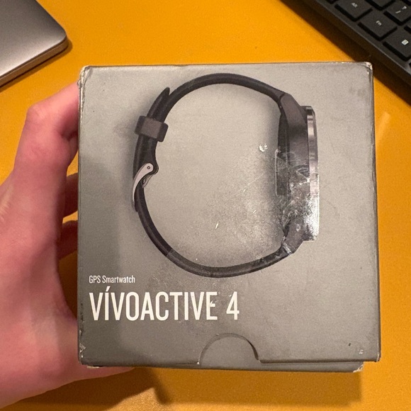 Garmin Vivoactive 4 Smartwatch - Picture 4 of 7